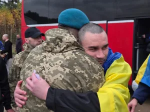 Семеро захисників із Сумщини повернулися додому з російського полону
