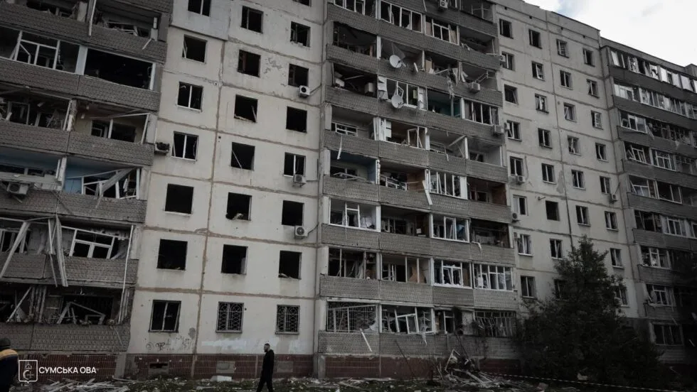 Росіяни вдарили по Сумах: поранено п'ятьох людей